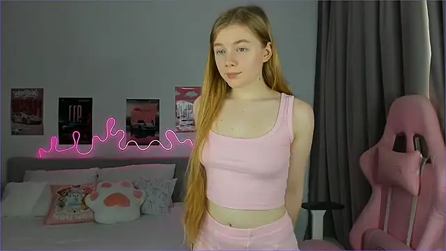 Snapshot of EvaRaee chatting on 03-21-26, 08:19 EvaRaee online show from 03-21-26, 08:19