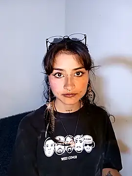 Snapshot of Lili__Clan chatting on 03-03-26, 06:14 Lili Clan online show from 03-03-26, 06:14