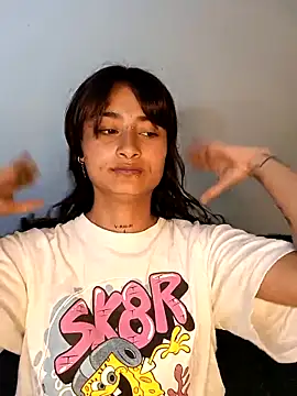 Snapshot of Lili__Clan chatting on 03-15-26, 01:11 Lili Clan online show from 03-15-26, 01:11