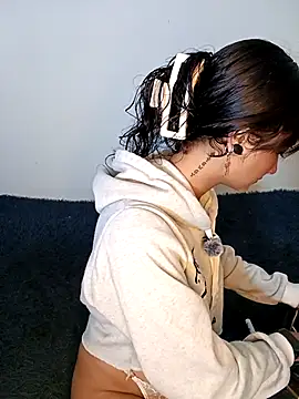 Snapshot of Lili__Clan chatting on 03-15-26, 08:15 Lili Clan online show from 03-15-26, 08:15