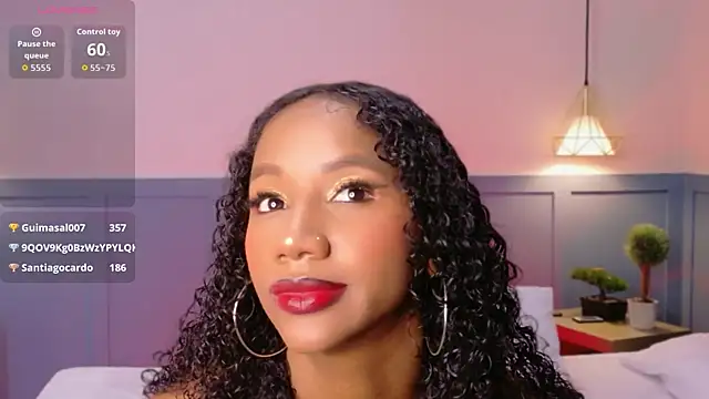 Snapshot of Chloe-Rose- chatting on 05-14-26, 04:30 Chloe-Rose- online show from 05-14-26, 04:30