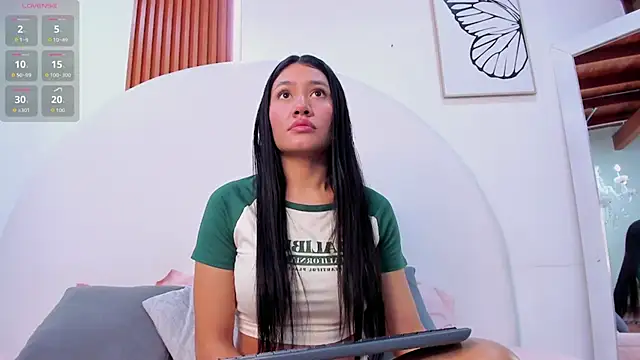 Snapshot of Violett_Rosse_ chatting on 03-06-26, 04:14 Violett Rosse online show from 03-06-26, 04:14