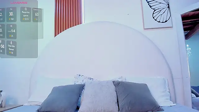 Snapshot of Violett_Rosse_ chatting on 03-17-26, 03:04 Violett Rosse online show from 03-17-26, 03:04