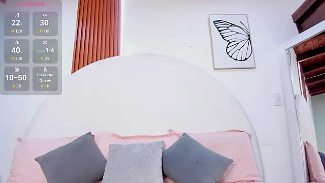 Snapshot of Violett_Rosse_ chatting on 03-20-26, 03:28 Violett Rosse online show from 03-20-26, 03:28