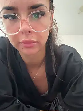 Snapshot of Amberbanxx chatting on 06-02-26, 07:10 Amberbanxx online show from 06-02-26, 07:10