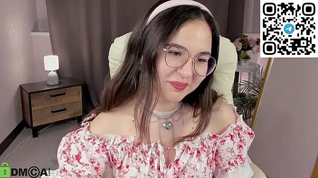 Snapshot of leylamirage chatting on 02-20-26, 02:06 leylamirage online show from 02-20-26, 02:06