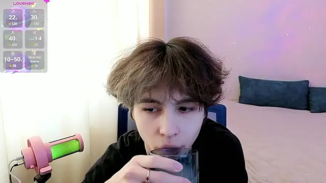  LukaHayes  online show from 03-10-26, 12:21