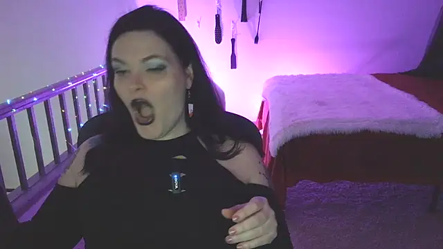 Snapshot of VixieNyx chatting on 04-07-26, 04:07 VixieNyx online show from 04-07-26, 04:07