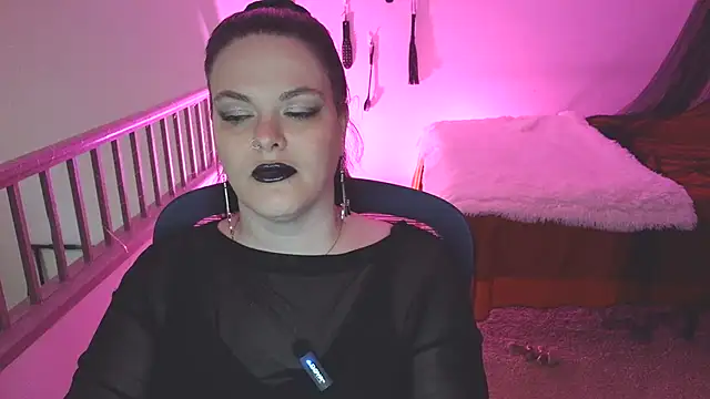 Snapshot of VixieNyx chatting on 04-15-26, 03:08 VixieNyx online show from 04-15-26, 03:08