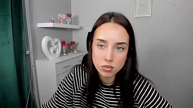 AdeleSolo online show from 04-01-26, 05:30