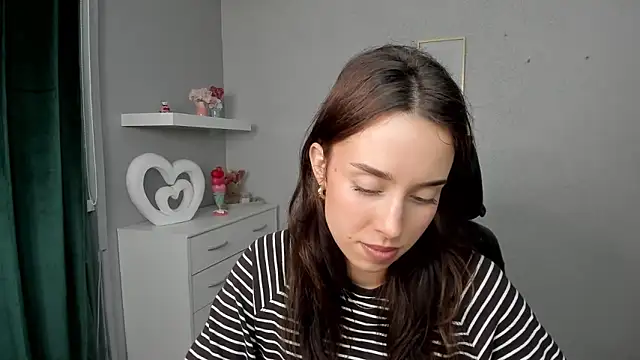 AdeleSolo online show from 05-11-26, 05:35