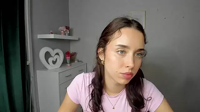 AdeleSolo online show from 05-12-26, 05:37