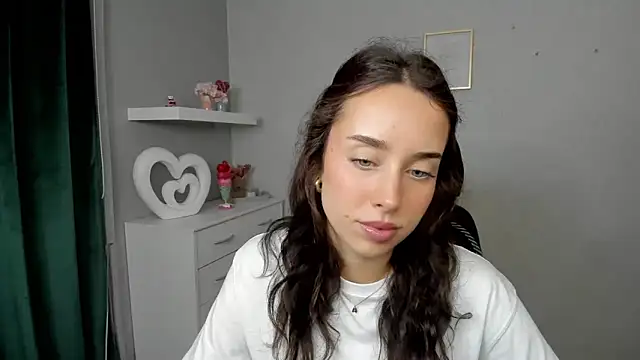 AdeleSolo online show from 05-15-26, 05:36