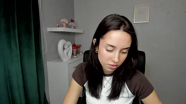 AdeleSolo online show from 05-25-26, 05:35