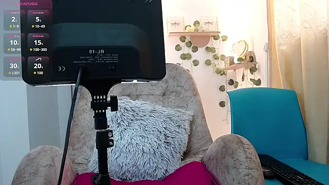 dark dreams  online show from 06-18-26, 06:45