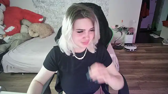 SlankyMic online show from 03-18-26, 01:20