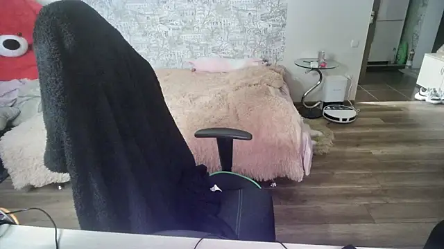 SlankyMic online show from 04-01-26, 01:50