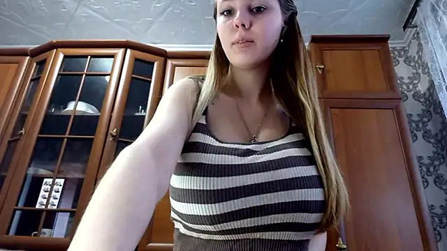 Snapshot of VictoriaDeese chatting on 03-10-26, 04:17 VictoriaDeese online show from 03-10-26, 04:17