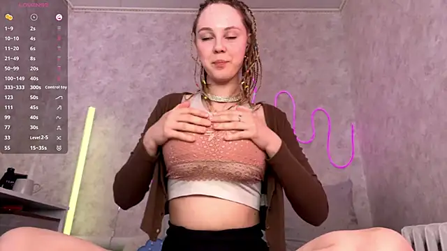 Snapshot of VictoriaDeese chatting on 05-04-26, 04:30 VictoriaDeese online show from 05-04-26, 04:30