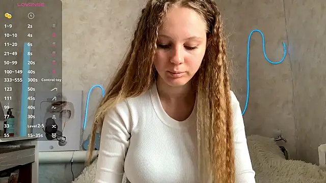 VictoriaDeese online show from 06-26-26, 03:33