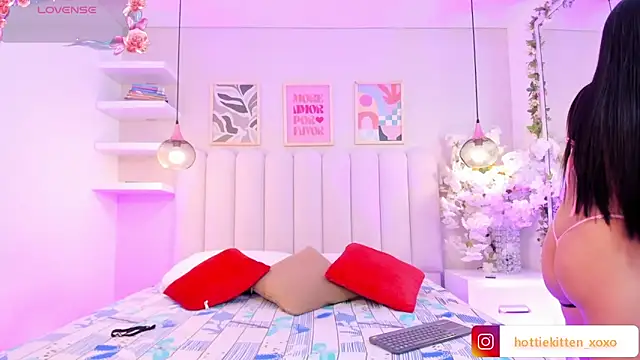 Mia Bailey  online show from 03-18-26, 03:09