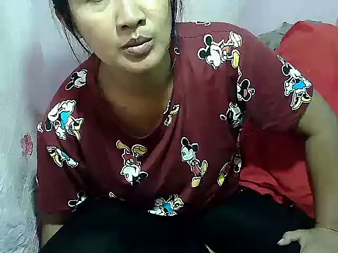 Snapshot of Sh1nbae22 chatting on 03-15-26, 03:56 Sh1nbae22 online show from 03-15-26, 03:56