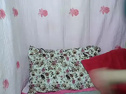 Snapshot of Sh1nbae22 chatting on 03-17-26, 10:35 Sh1nbae22 online show from 03-17-26, 10:35