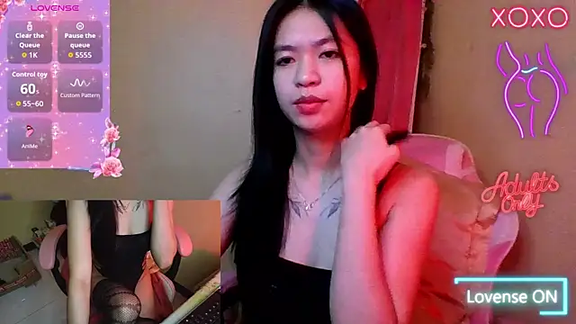 Snapshot of Luna_Moonfang chatting on 05-27-26, 12:51 Luna Moonfang online show from 05-27-26, 12:51