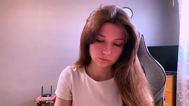 LunnaBliss online show from 05-19-26, 04:02