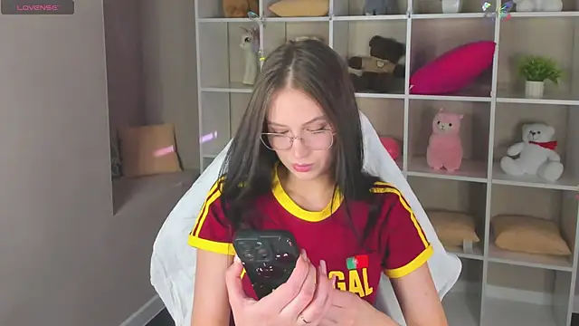 Miaa Hill online show from 04-14-26, 11:16