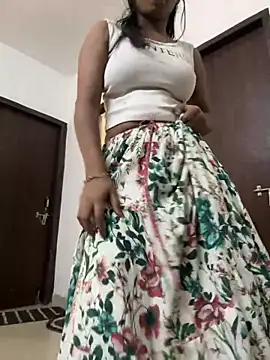 Snapshot of meenu_cuties chatting on 06-05-26, 06:42 meenu cuties online show from 06-05-26, 06:42