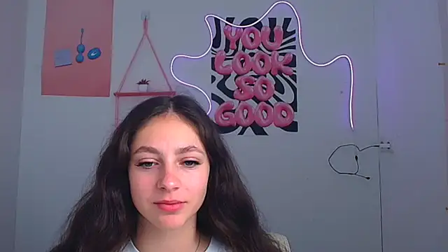 KissMeJulia online show from 06-25-26, 05:34