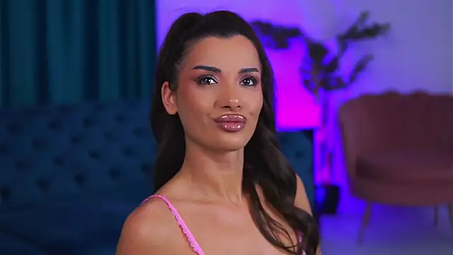 NaughtyChloeee online show from 04-18-26, 06:01