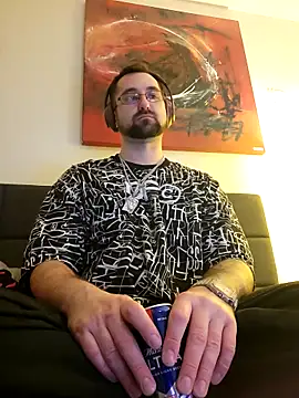 Snapshot of LargeLith chatting on 03-03-26, 10:15 LargeLith online show from 03-03-26, 10:15