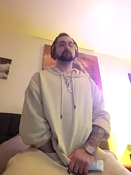 Snapshot of LargeLith chatting on 03-06-26, 10:17 LargeLith online show from 03-06-26, 10:17