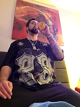 Snapshot of LargeLith chatting on 03-28-26, 09:14 LargeLith online show from 03-28-26, 09:14