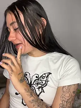 Snapshot of Sofia-squir chatting on 02-23-26, 03:04 Sofia-squir online show from 02-23-26, 03:04