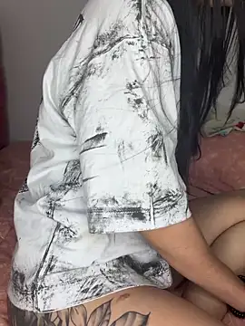 Snapshot of Sofia-squir chatting on 03-10-26, 06:51 Sofia-squir online show from 03-10-26, 06:51