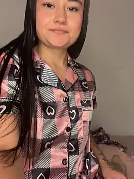 Snapshot of Sofia-squir chatting on 03-15-26, 03:23 Sofia-squir online show from 03-15-26, 03:23