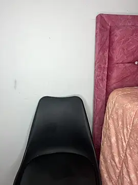 Snapshot of Sofia-squir chatting on 04-04-26, 12:02 Sofia-squir online show from 04-04-26, 12:02