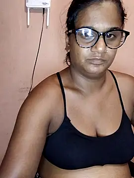 Snapshot of indianstrawberrylips4u chatting on 04-12-26, 09:31 indianstrawberrylips4u online show from 04-12-26, 09:31