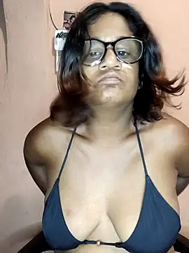 Snapshot of indianstrawberrylips4u chatting on 04-14-26, 07:31 indianstrawberrylips4u online show from 04-14-26, 07:31