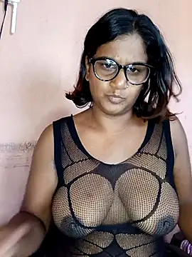 Snapshot of indianstrawberrylips4u chatting on 04-20-26, 05:54 indianstrawberrylips4u online show from 04-20-26, 05:54