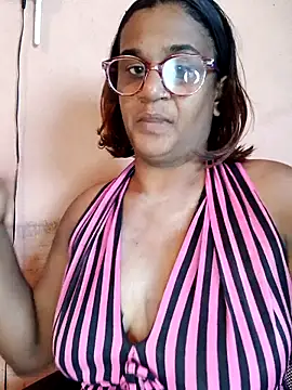 Snapshot of indianstrawberrylips4u chatting on 04-29-26, 07:56 indianstrawberrylips4u online show from 04-29-26, 07:56