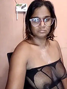 Snapshot of indianstrawberrylips4u chatting on 04-30-26, 05:14 indianstrawberrylips4u online show from 04-30-26, 05:14