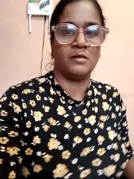 Snapshot of indianstrawberrylips4u chatting on 05-01-26, 02:43 indianstrawberrylips4u online show from 05-01-26, 02:43