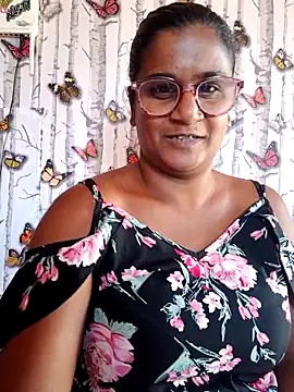 Snapshot of indianstrawberrylips4u chatting on 05-02-26, 10:53 indianstrawberrylips4u online show from 05-02-26, 10:53