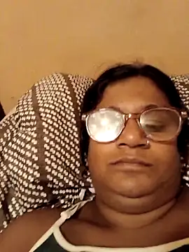 Snapshot of indianstrawberrylips4u chatting on 05-05-26, 04:42 indianstrawberrylips4u online show from 05-05-26, 04:42