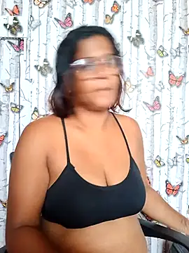 Snapshot of indianstrawberrylips4u chatting on 05-08-26, 06:19 indianstrawberrylips4u online show from 05-08-26, 06:19