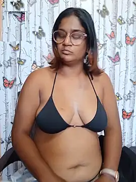 Snapshot of indianstrawberrylips4u chatting on 05-13-26, 09:06 indianstrawberrylips4u online show from 05-13-26, 09:06